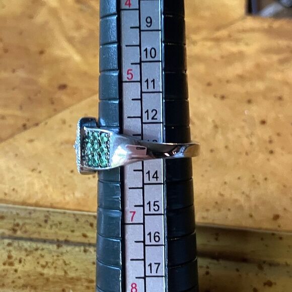 Natural Tsavorite Garnet Sterling Silver Buckle Ring Size 6 - Picture 8 of 9